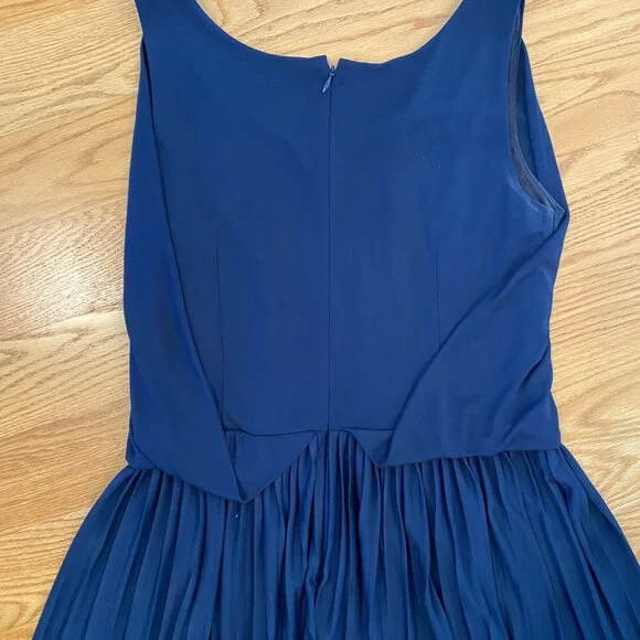 Brooks Brothers pleated, sleeveless dress. - Picture 2 of 6